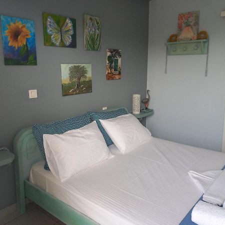 Mulberry House Hotel Elafonissos Bagian luar foto